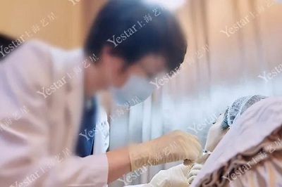 正在打瘦脸