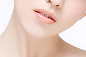 上海隆下巴假体会移位吗?